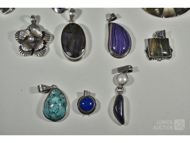 Verzameling hangers - afbeelding 2 van  8