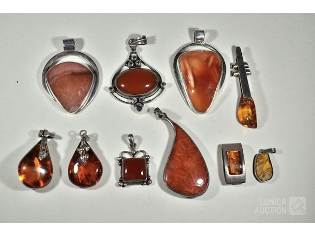 Verzameling hangers - afbeelding 1 van  8