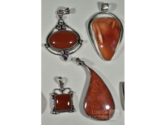 Verzameling hangers - afbeelding 3 van  8