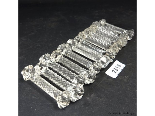 Verzameling kristallen messenleggers in johnson brothers schaal - afbeelding 2 van  5