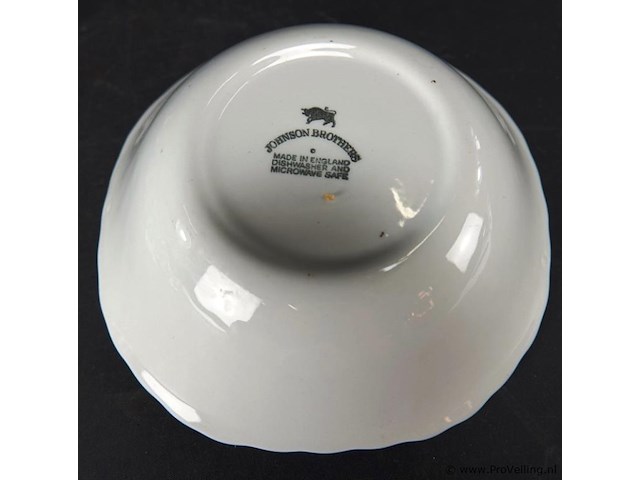 Verzameling kristallen messenleggers in johnson brothers schaal - afbeelding 4 van  5