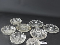 Verzameling kristallen schalen - afbeelding 1 van  5