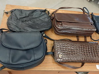 Verzameling lederen damestassen - afbeelding 2 van  5