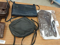 Verzameling lederen damestassen - afbeelding 3 van  5