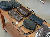 Verzameling lederen damestassen - afbeelding 4 van  5