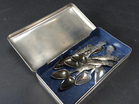 Verzameling lepeltje in verzilverde lepeldoos - afbeelding 4 van  5