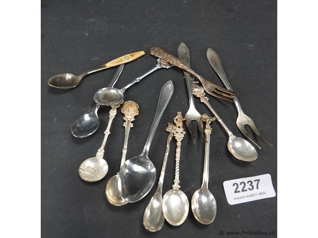 Verzameling lepeltjes - afbeelding 2 van  5