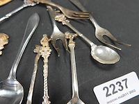 Verzameling lepeltjes - afbeelding 4 van  5