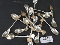 Verzameling lepeltjes - afbeelding 2 van  5