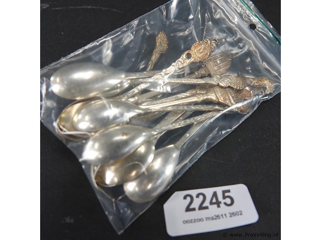 Verzameling lepeltjes - afbeelding 5 van  5
