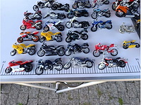 Verzameling miniatuur motoren – unieke schaalmodellen - afbeelding 1 van  9