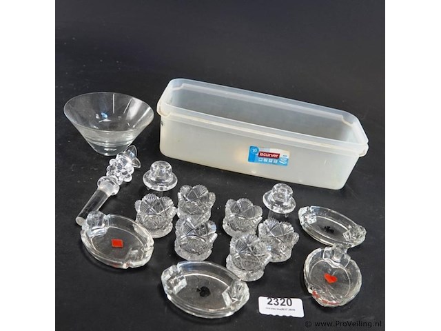 Verzameling (o.a. antiek) kristal en glas - afbeelding 2 van  5