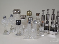 Verzameling peper en zout vaatjes