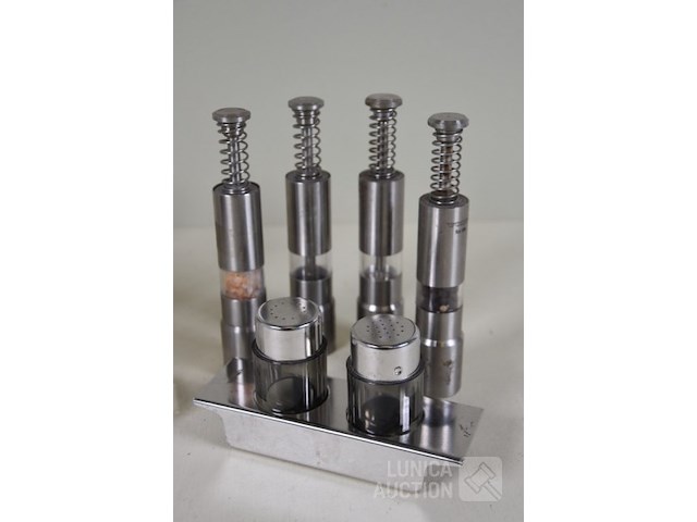 Verzameling peper en zout vaatjes - afbeelding 2 van  5