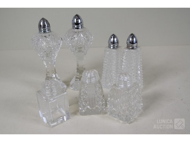 Verzameling peper en zout vaatjes - afbeelding 5 van  5