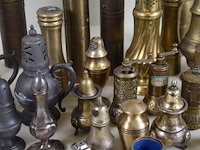 Verzameling peper en zout vaatjes - afbeelding 3 van  5