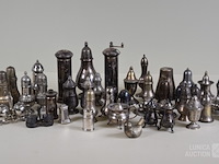 Verzameling peper en zout vaatjes - afbeelding 1 van  3