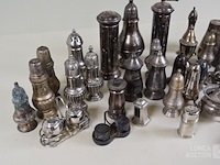 Verzameling peper en zout vaatjes - afbeelding 3 van  3