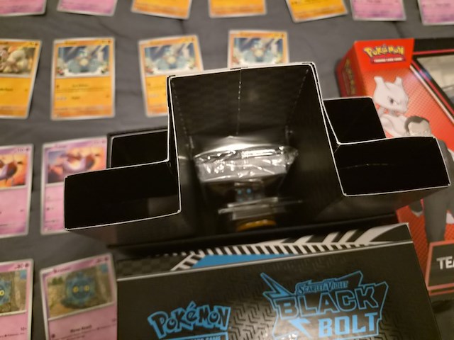 Verzameling pokémon kaarten en accessoires - afbeelding 6 van  21