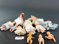 Verzameling popjes w.o. antieke - afbeelding 4 van  5