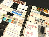 Verzameling postfrisse nederlandse postzegels, waaronder zomerpostzegels, kinderpostzegels en thematische uitgaven - afbeelding 4 van  4