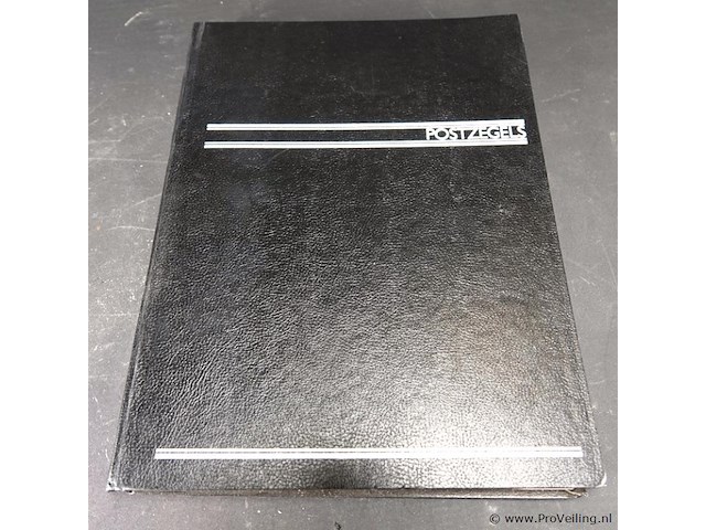 Verzameling postzegels in zegelboek - afbeelding 2 van  5