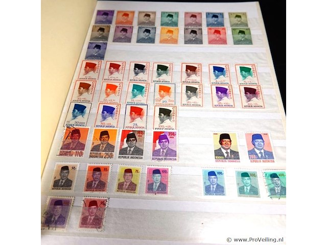 Verzameling postzegels in zegelboek - afbeelding 3 van  5