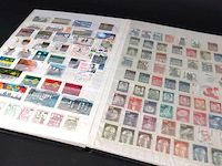 Verzameling postzegels in zegelboek - afbeelding 4 van  5