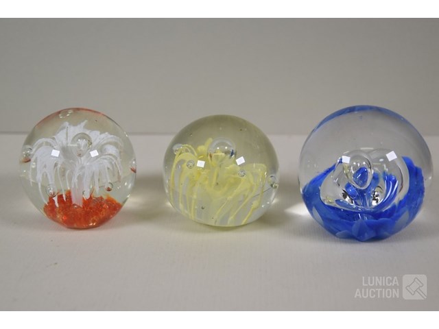 Verzameling presse-papiers - afbeelding 4 van  4