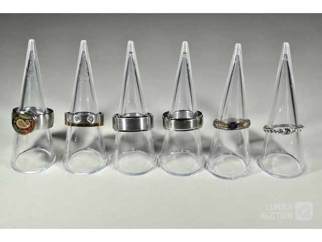 Verzameling ringen - afbeelding 1 van  6