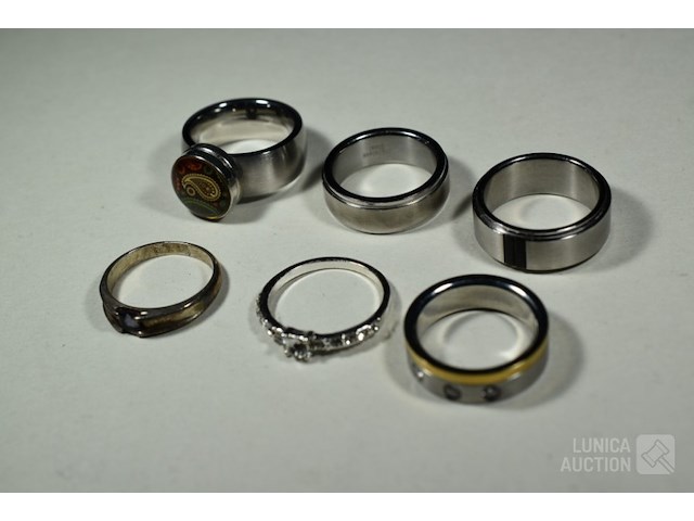 Verzameling ringen - afbeelding 6 van  6