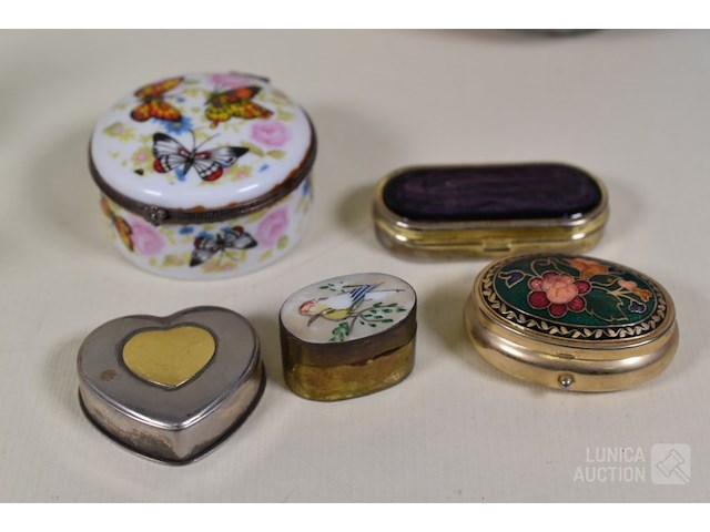 Verzameling snuisterijen/parfum - afbeelding 3 van  4