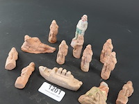 Verzameling terracotta figuren - afbeelding 2 van  5