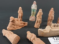 Verzameling terracotta figuren - afbeelding 4 van  5