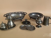 Verzameling tinnen items - afbeelding 1 van  8