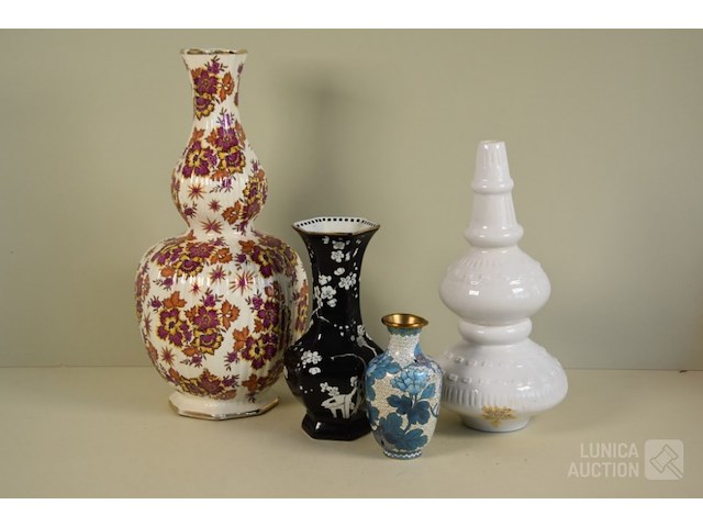 Verzameling vazen - afbeelding 1 van  8