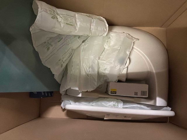 Verzameling verschillende sanitair - afbeelding 18 van  21