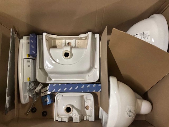 Verzameling verschillende sanitair - afbeelding 19 van  21