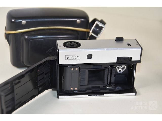 Verzameling vintage camera's - afbeelding 3 van  8