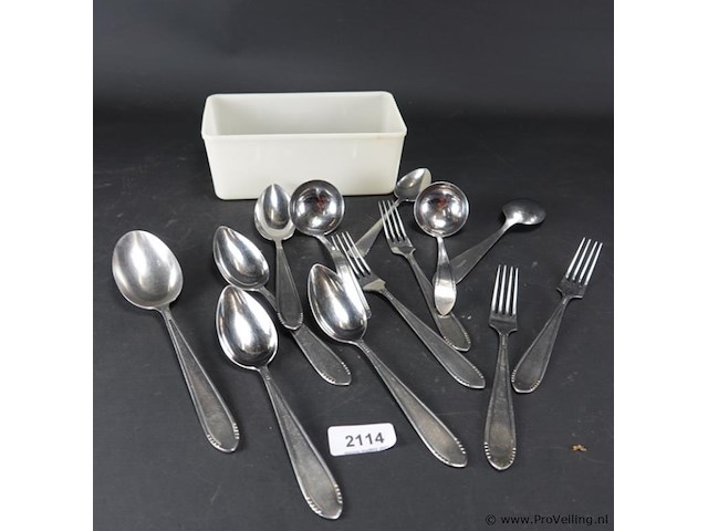 Verzameling voorschoten bestek - afbeelding 1 van  5