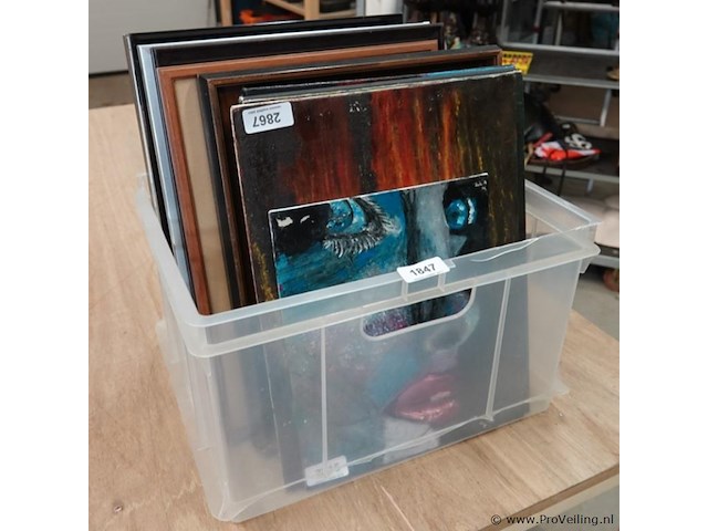 Verzameling wandversiering w.o. olieverf, drukken, ingelijst, e.d. - afbeelding 1 van  5