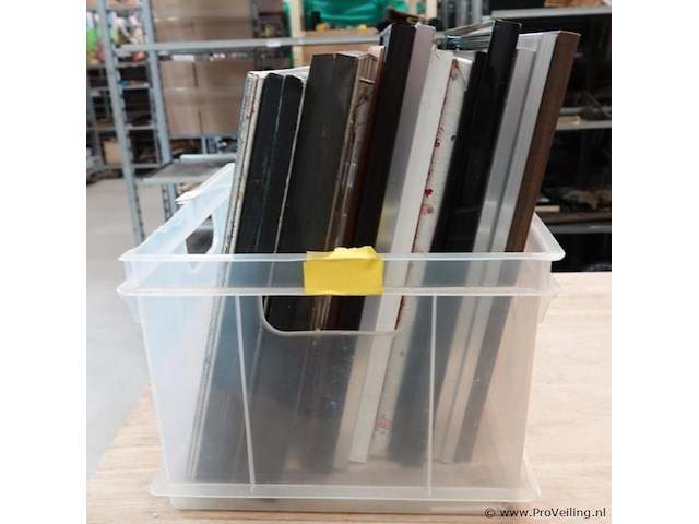 Verzameling wandversiering w.o. olieverf, drukken, ingelijst, e.d. - afbeelding 3 van  5