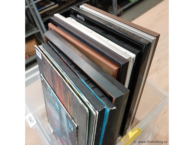 Verzameling wandversiering w.o. olieverf, drukken, ingelijst, e.d. - afbeelding 5 van  5