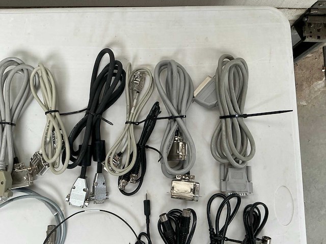 Verzamelkavel van laboratoriumapparatuur, lenzen, sensoren, electrionica en lasers - afbeelding 9 van  88