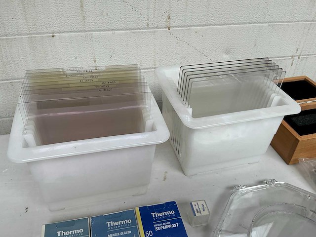 Verzamelkavel van laboratoriumapparatuur, lenzen, sensoren, electrionica en lasers - afbeelding 10 van  88