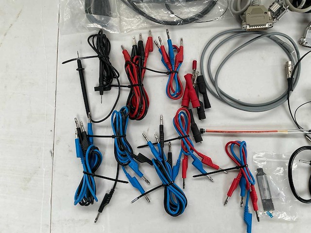 Verzamelkavel van laboratoriumapparatuur, lenzen, sensoren, electrionica en lasers - afbeelding 17 van  88