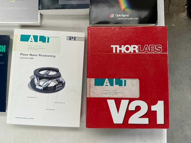 Verzamelkavel van laboratoriumapparatuur, lenzen, sensoren, electrionica en lasers - afbeelding 22 van  88