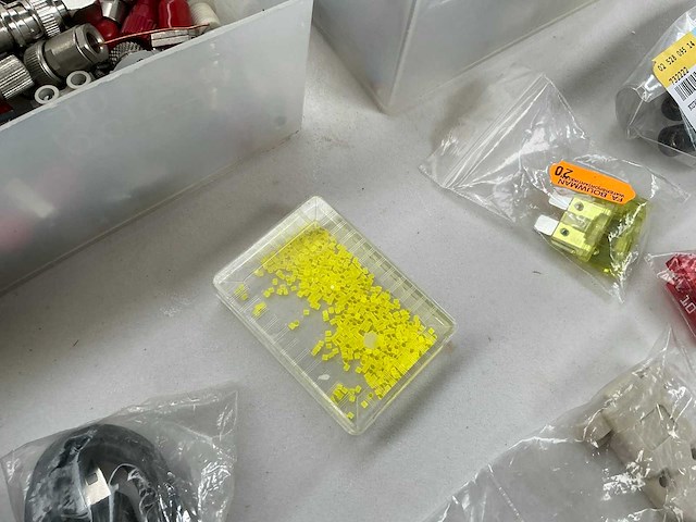 Verzamelkavel van laboratoriumapparatuur, lenzen, sensoren, electrionica en lasers - afbeelding 66 van  88