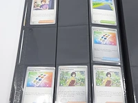 Verzamelmap met kaarten, pokémon, o.a. ivysaur mew en 002/165 - afbeelding 29 van  43