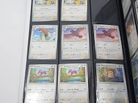 Verzamelmap met kaarten, pokémon, o.a. ivysaur mew en 002/165 - afbeelding 39 van  43